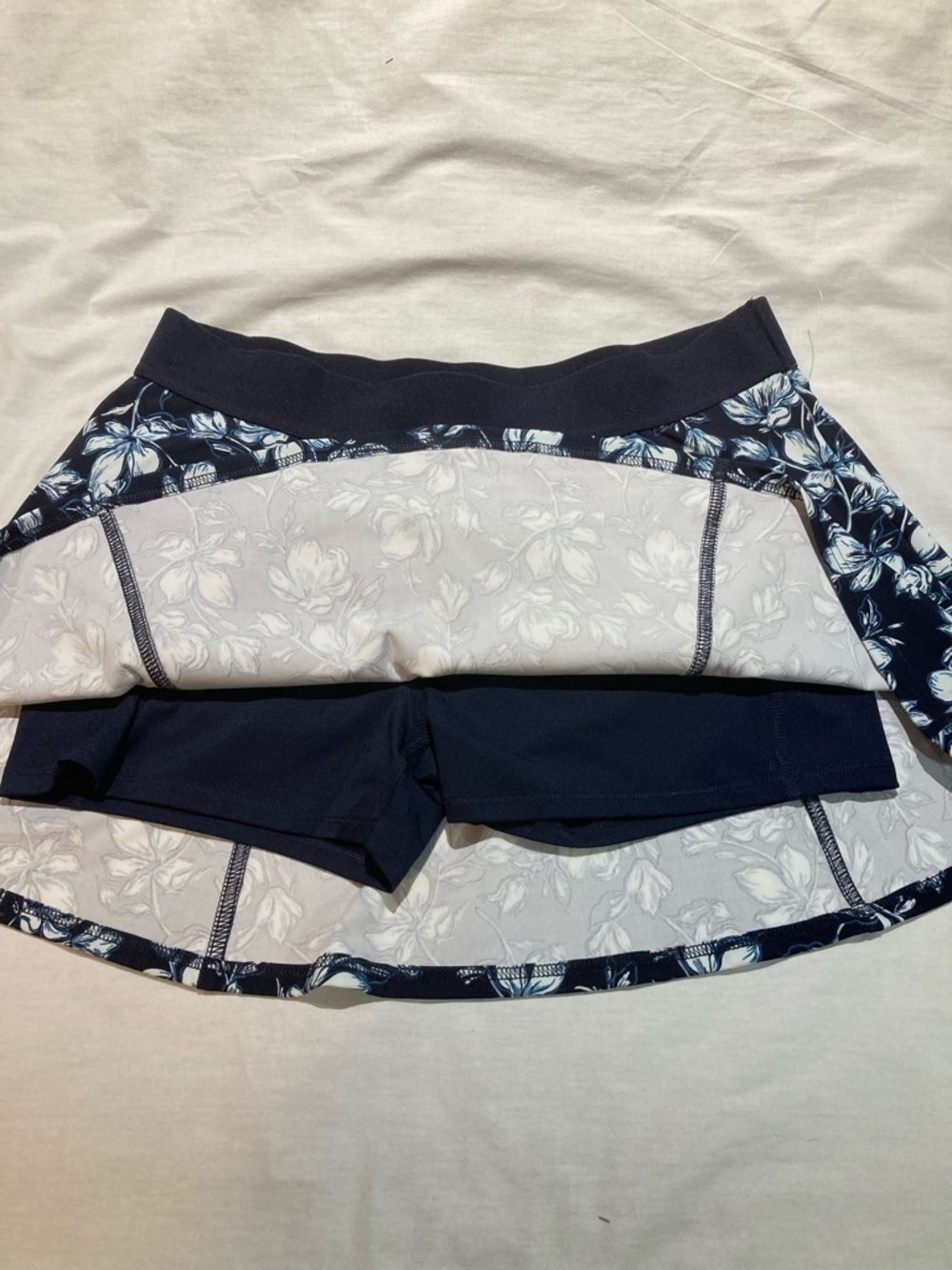 Tommy Bahama Everyday Active Skort, Women’s size XL, NWT! - Picture 2 of 5
